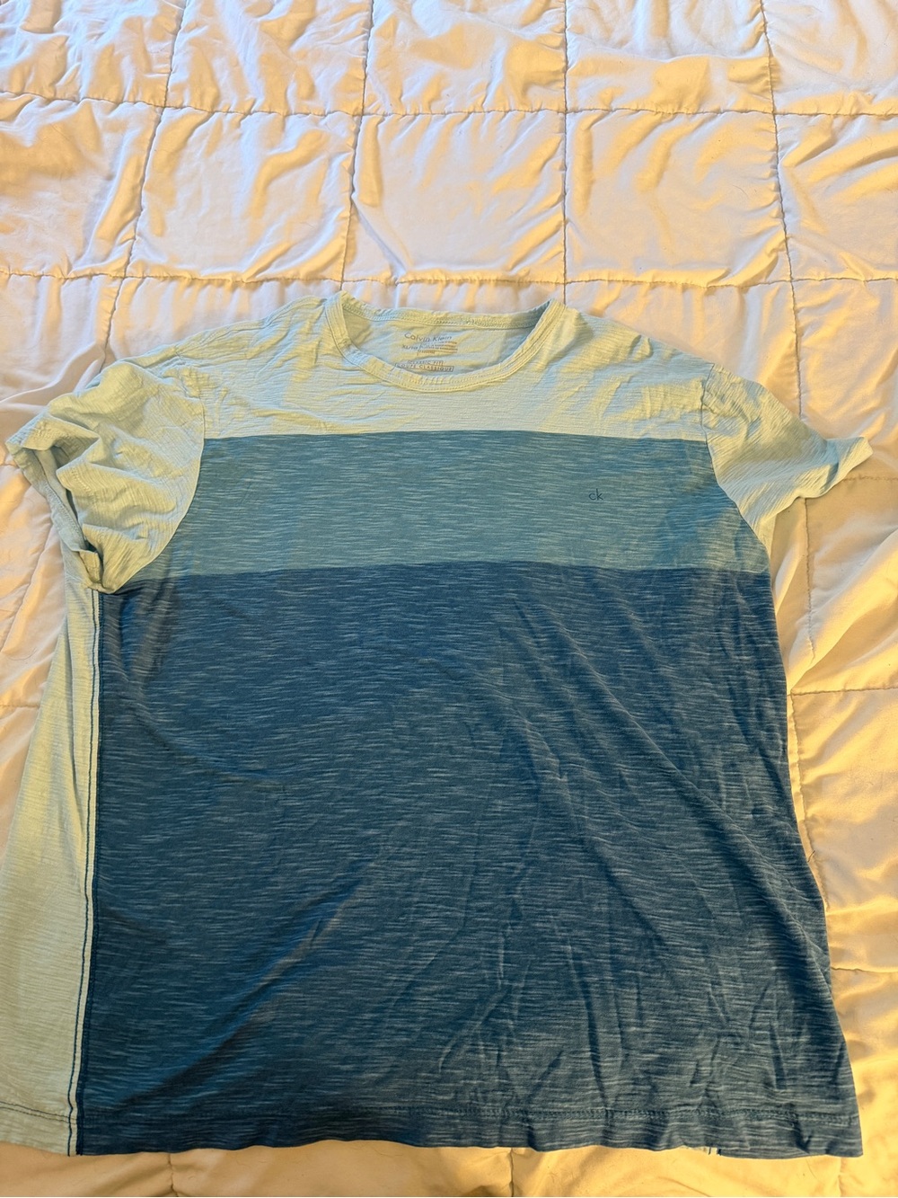 Calvin Klein Men's Light Blue to Navy Ombre Crew Tee